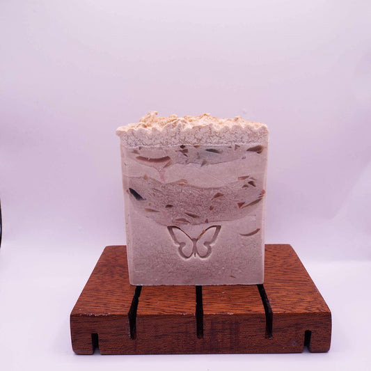 our Birthday cake soap is the perfect treat for you. It's a lovely, richly foaming soap that gently cleanses and nourishes your skin while leaving it feeling fresh and soft. 